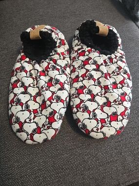 Snoopy Peanuts Plush House Slippers Red White Black Cozy Slip On Shoes